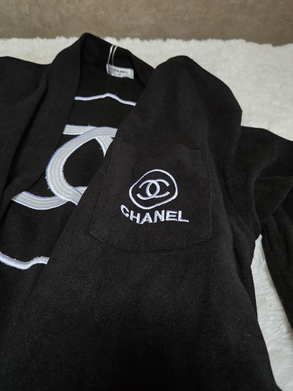 l Black Robe Coat - Picture 6 of 9